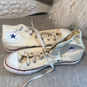 Cream Hightop Converse